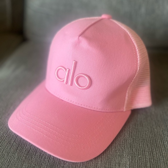 ALO Yoga Trucker Hat - Picture 4 of 4